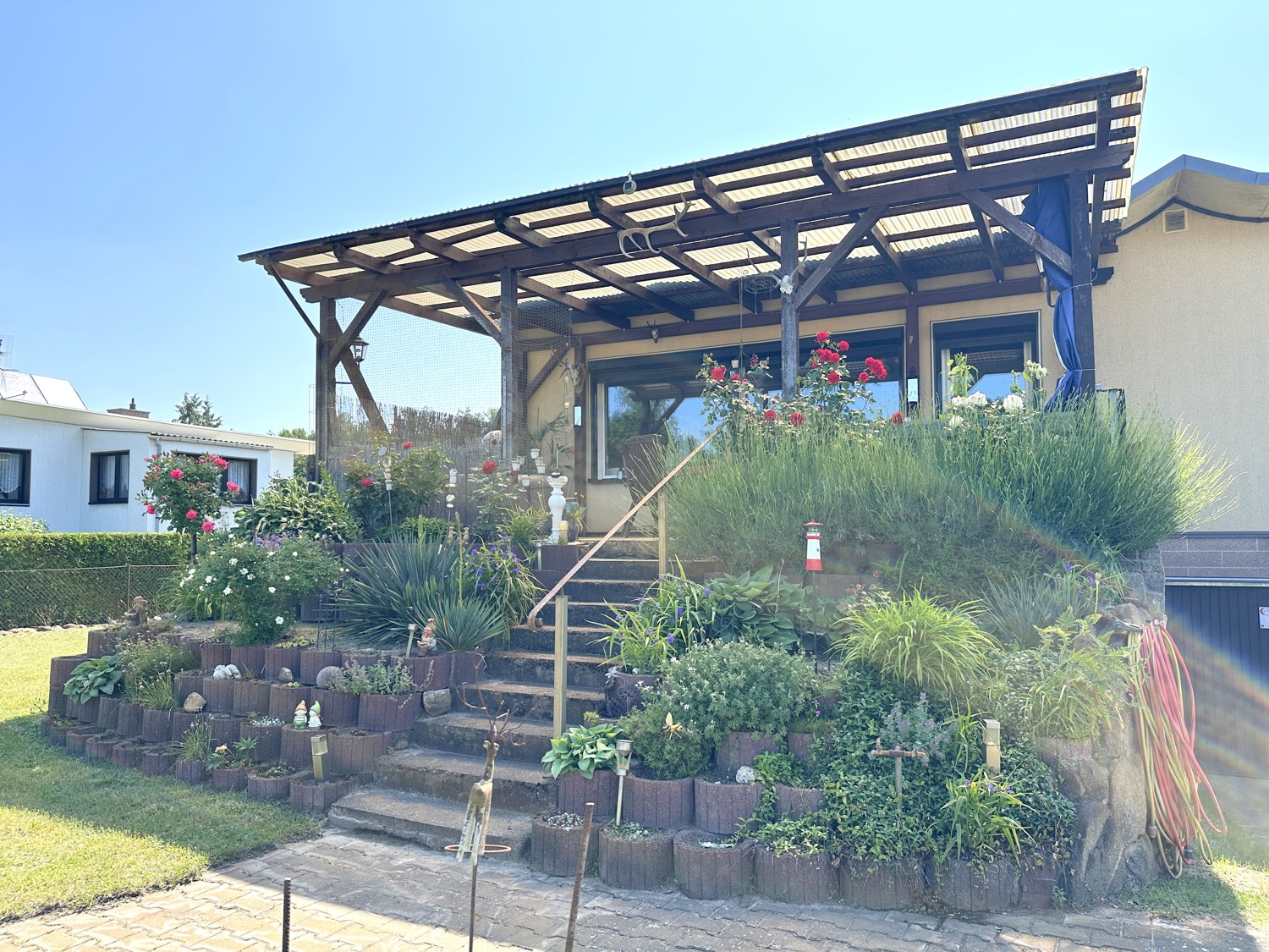 überdachte Terrasse