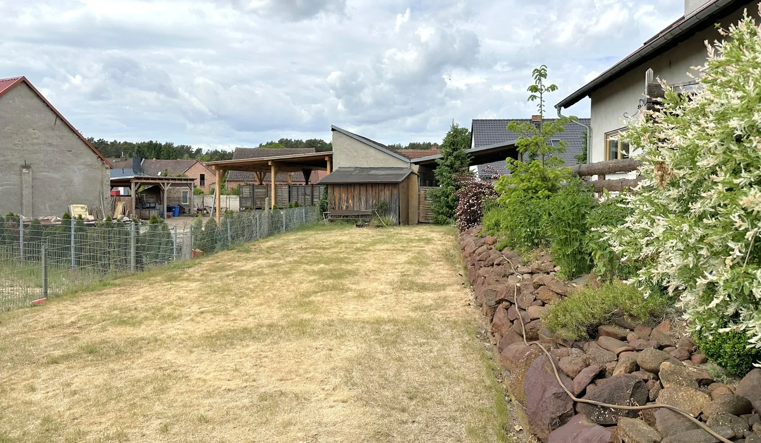 Freifläche im Garten