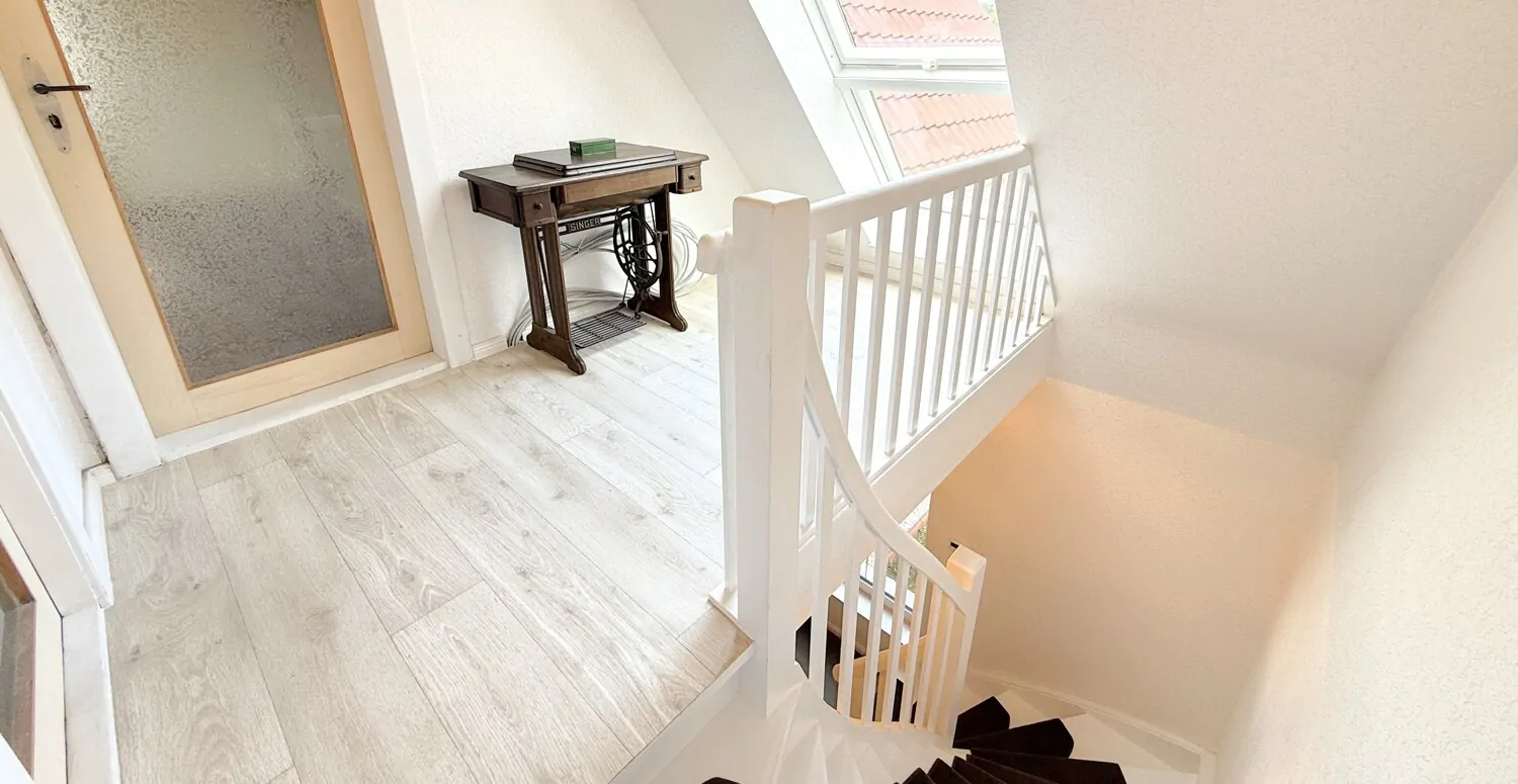 Flur mit Dachfenster