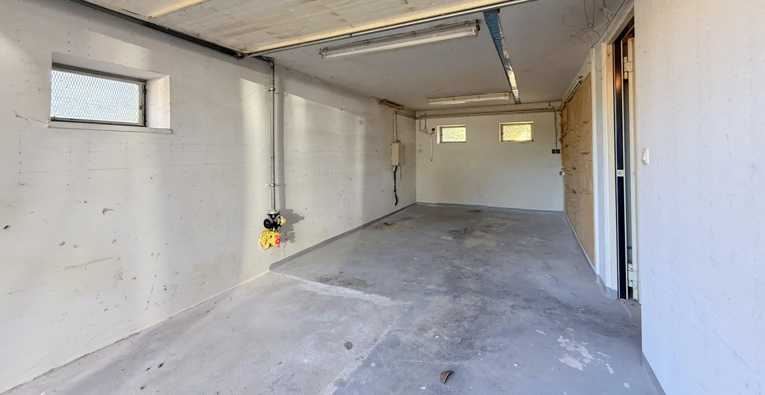 Tiefgarage bzw. Werkstatt mit angrenzendem Heizungsraum