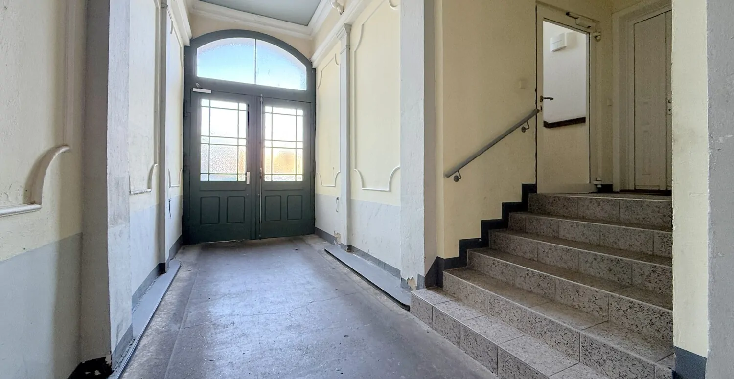 Durchfahrt und Zugang zum Treppenhaus