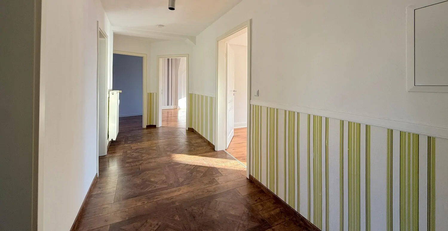 geräumiger Wohnungsflur