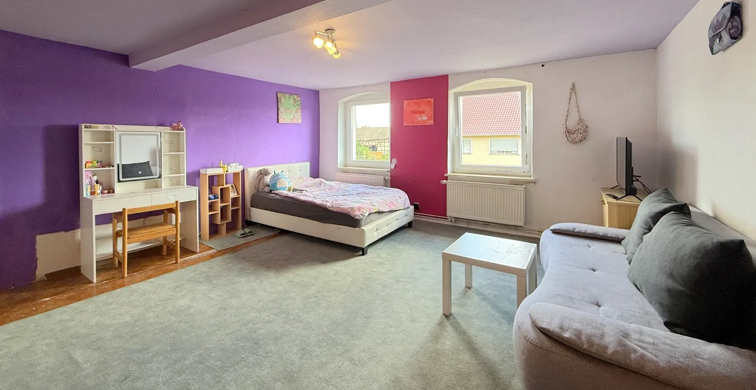 geräumiges Kinderzimmer