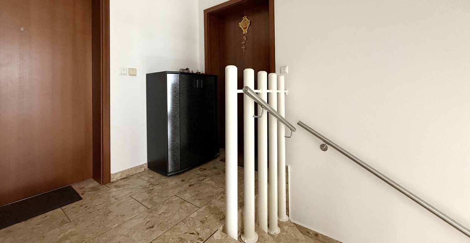 Hausflur mit Wohnungseingang