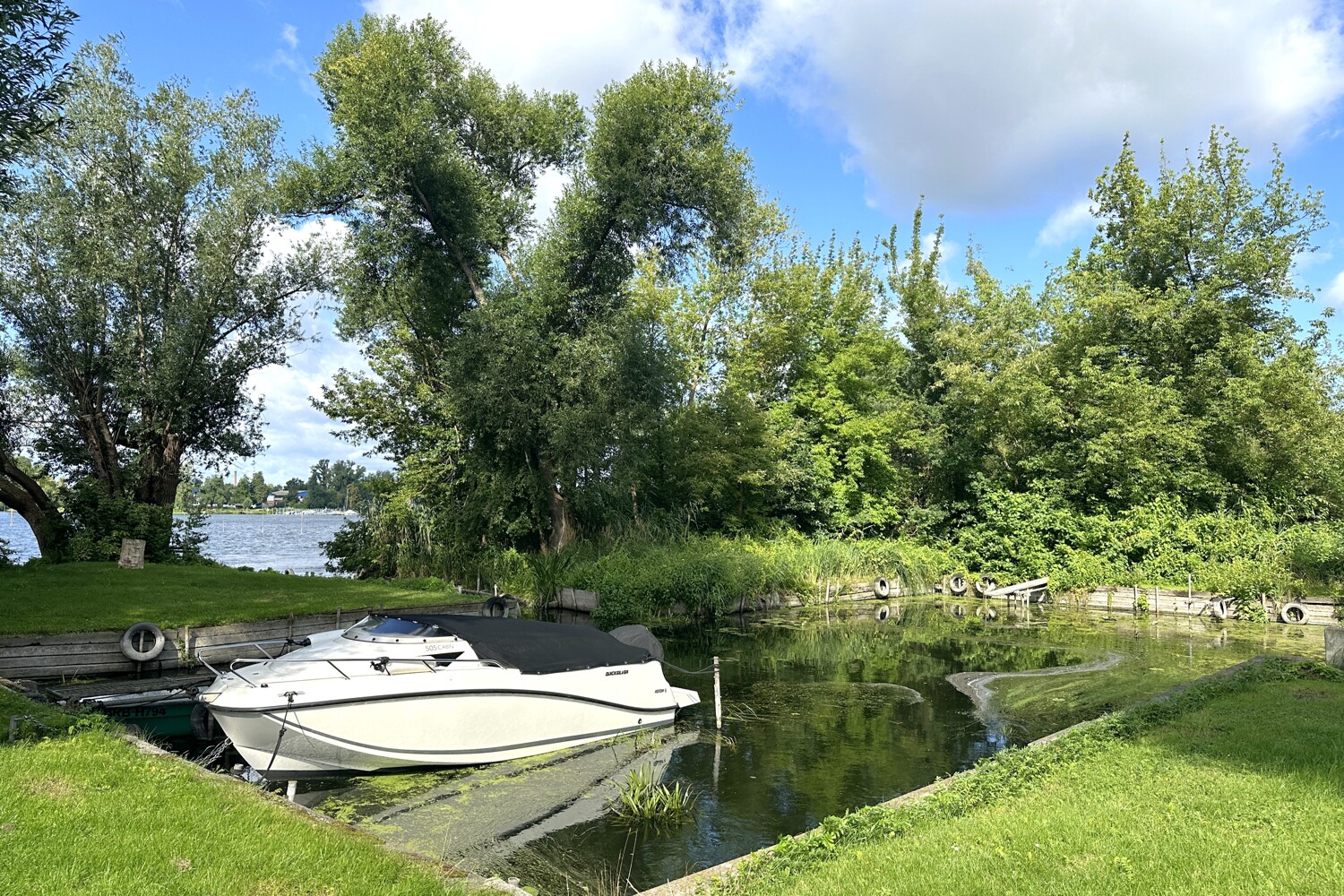 Highlight: Bootsliegeplatz direkt am Beetzsee