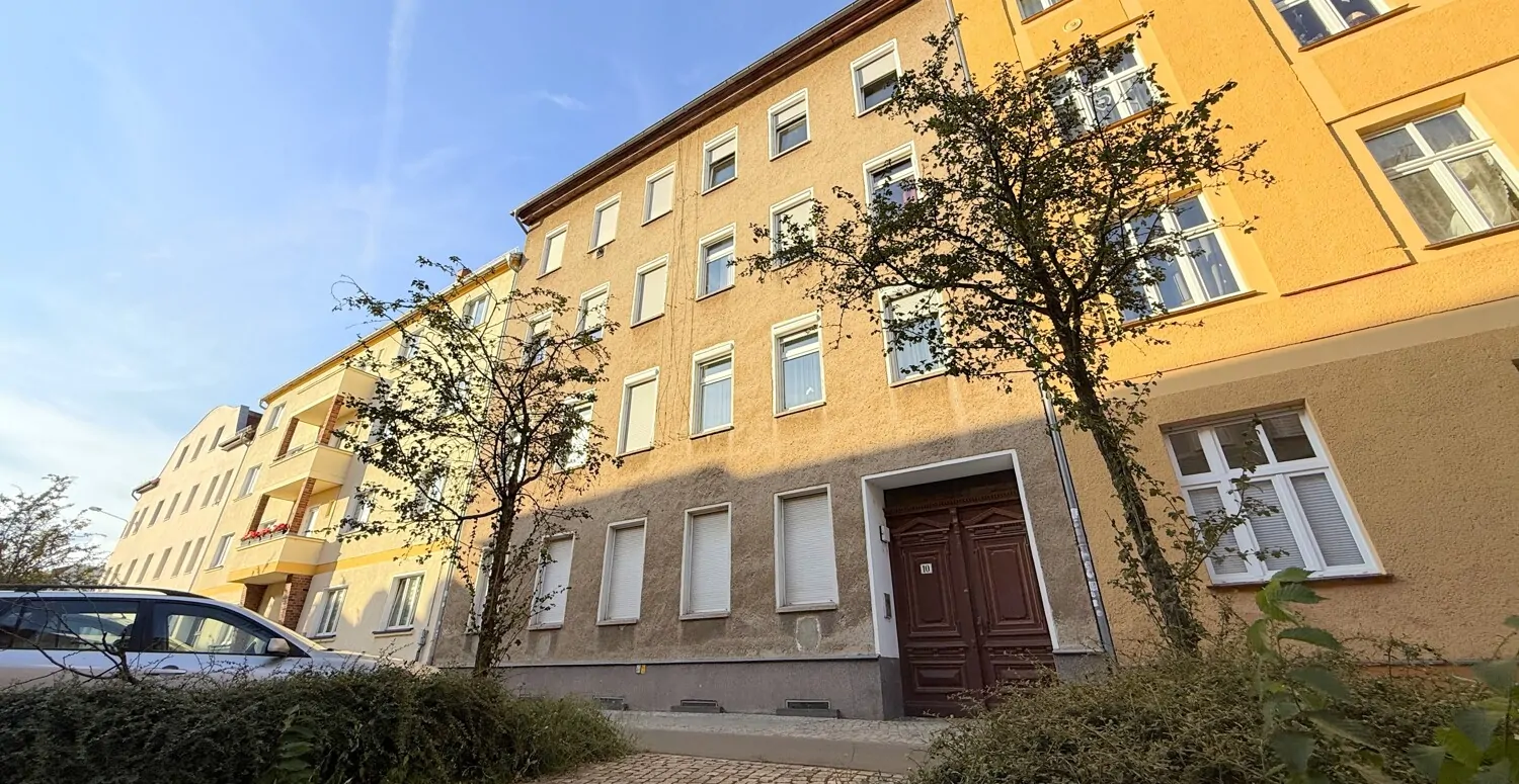 Solides Mehrfamilienhaus mit 6 Wohneinheiten und Ausbaupotenzial