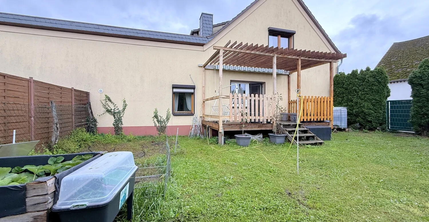 Garten mit Freifläche