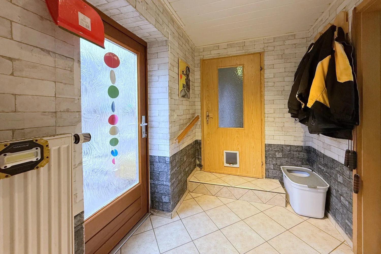 kleiner Flur mit Hoftür