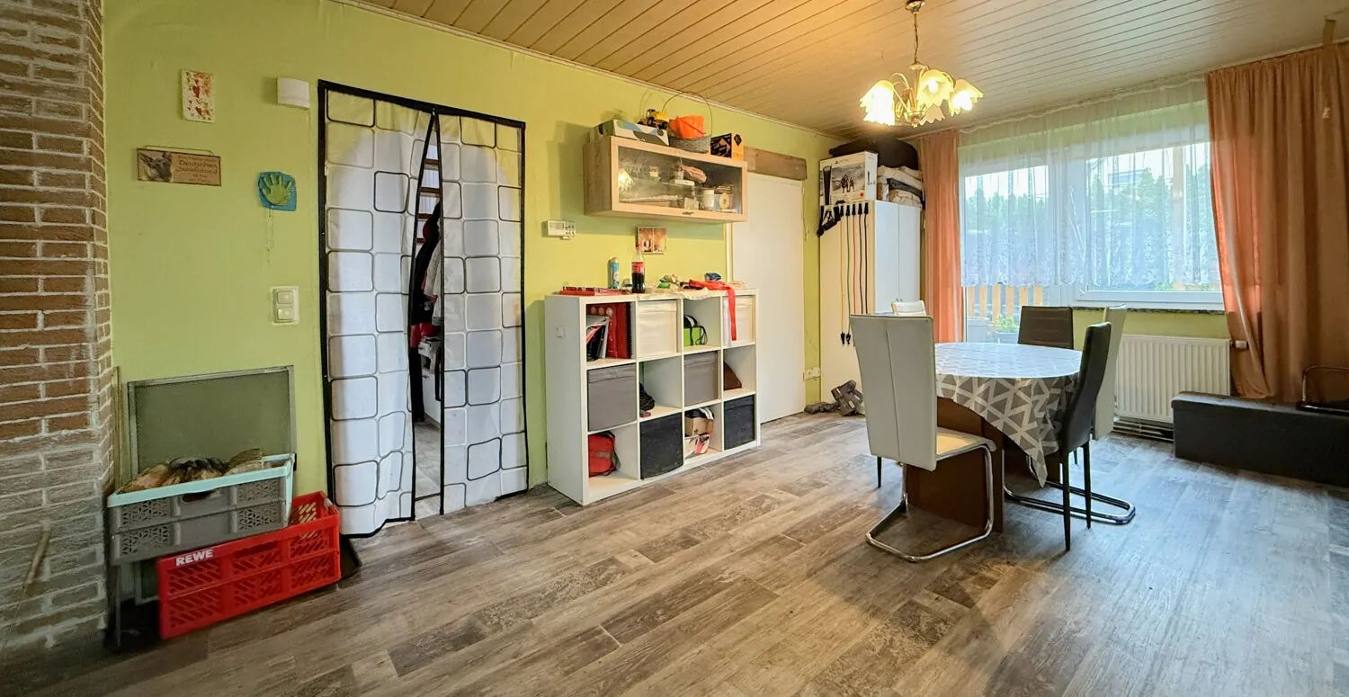 Esszimmer mit angrenzender Terrasse