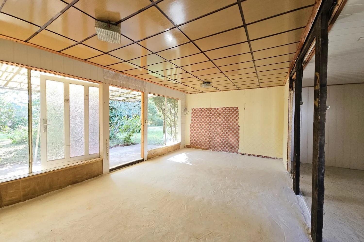 geräumiges Wohnzimmer (Bungalow II)