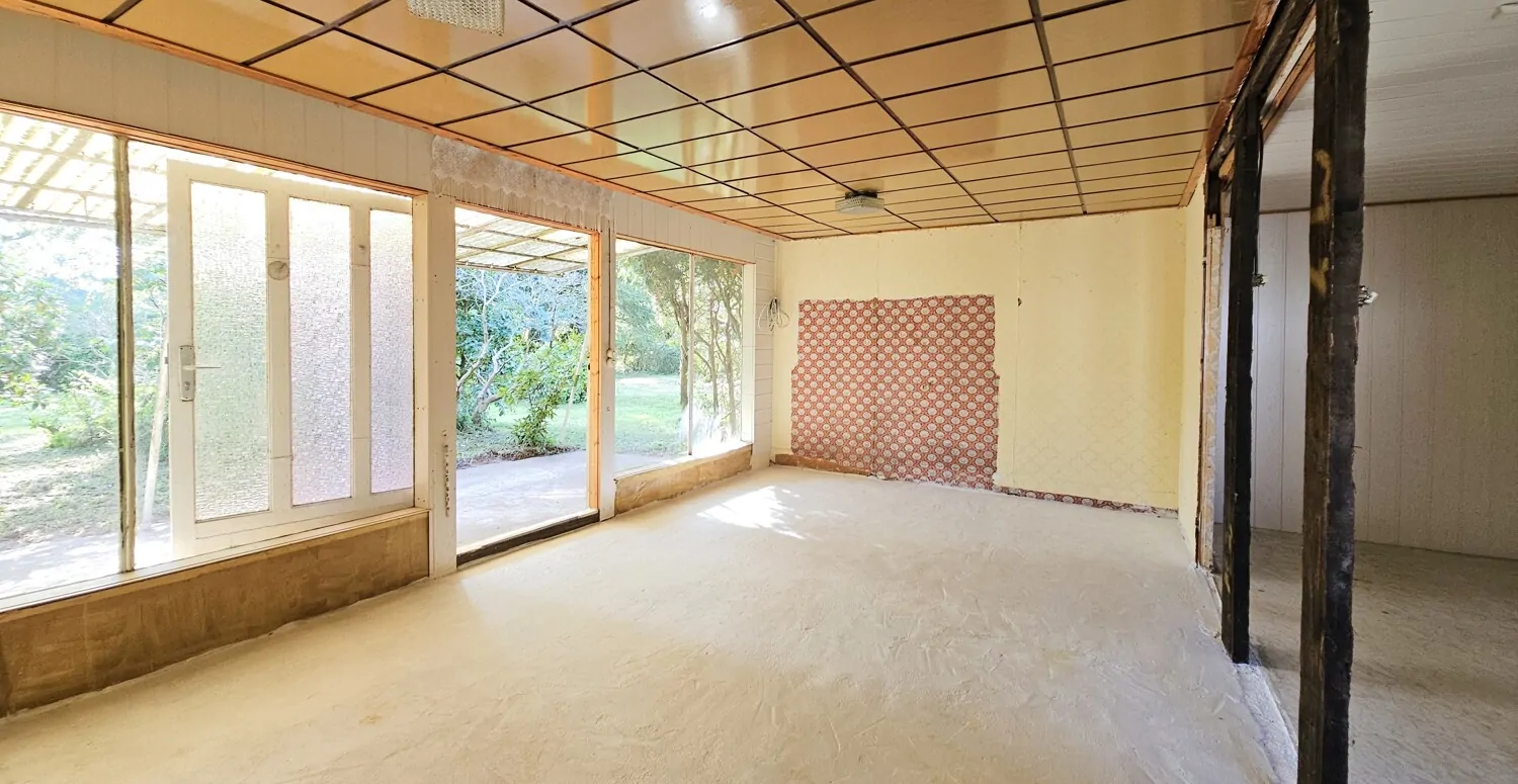 geräumiges Wohnzimmer (Bungalow II)