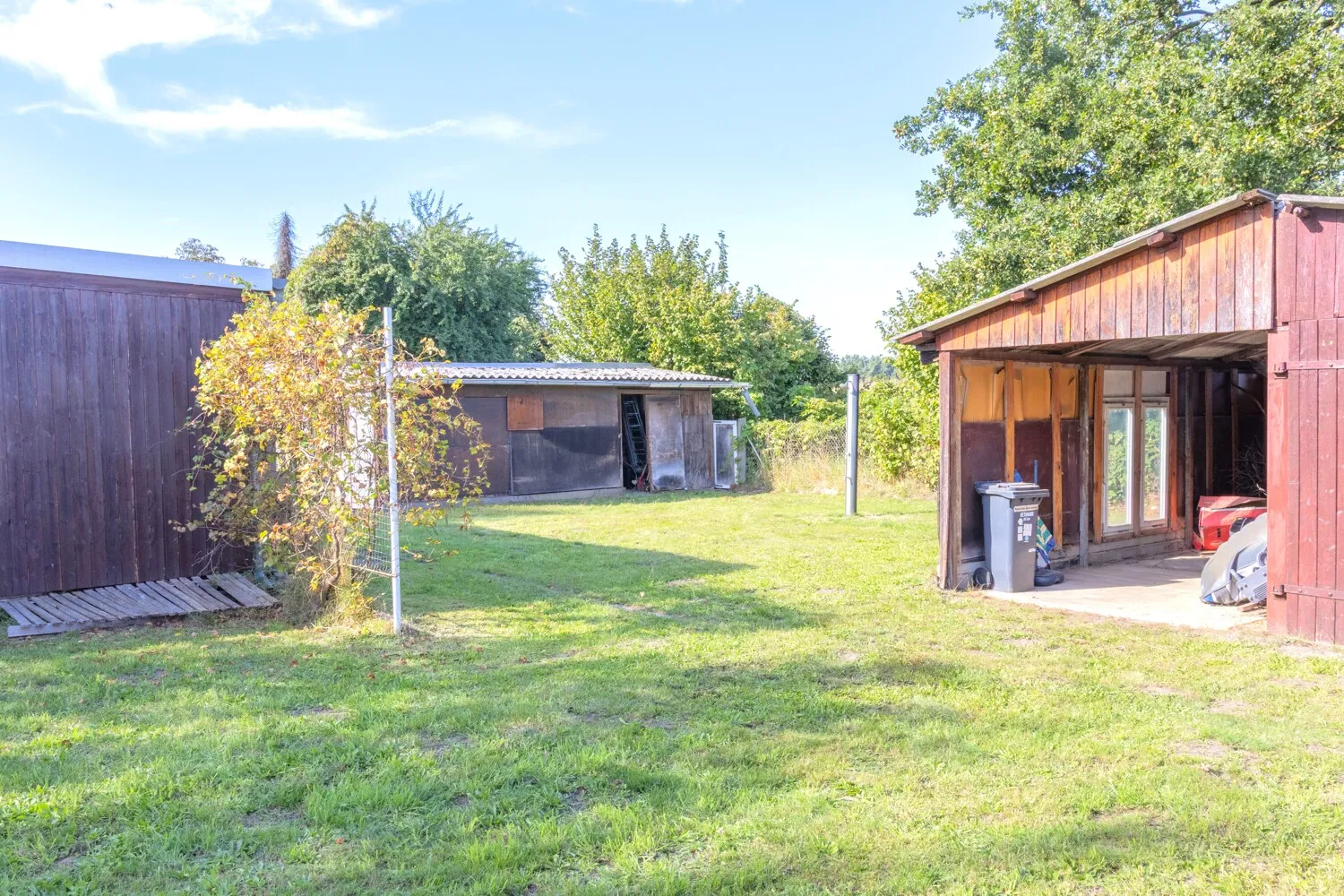 Doppelgarage und Schuppen