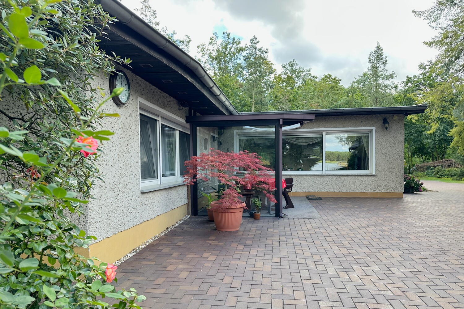 gepflasterter Innenhof