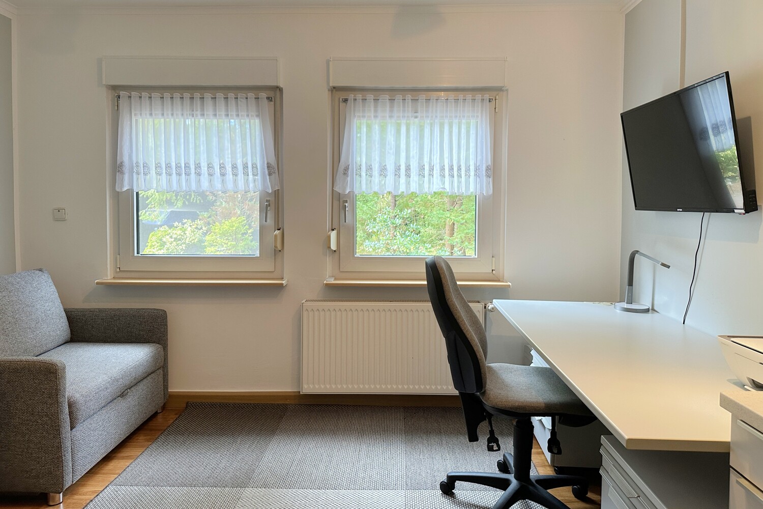 helles Arbeitszimmer (Wohnhaus)