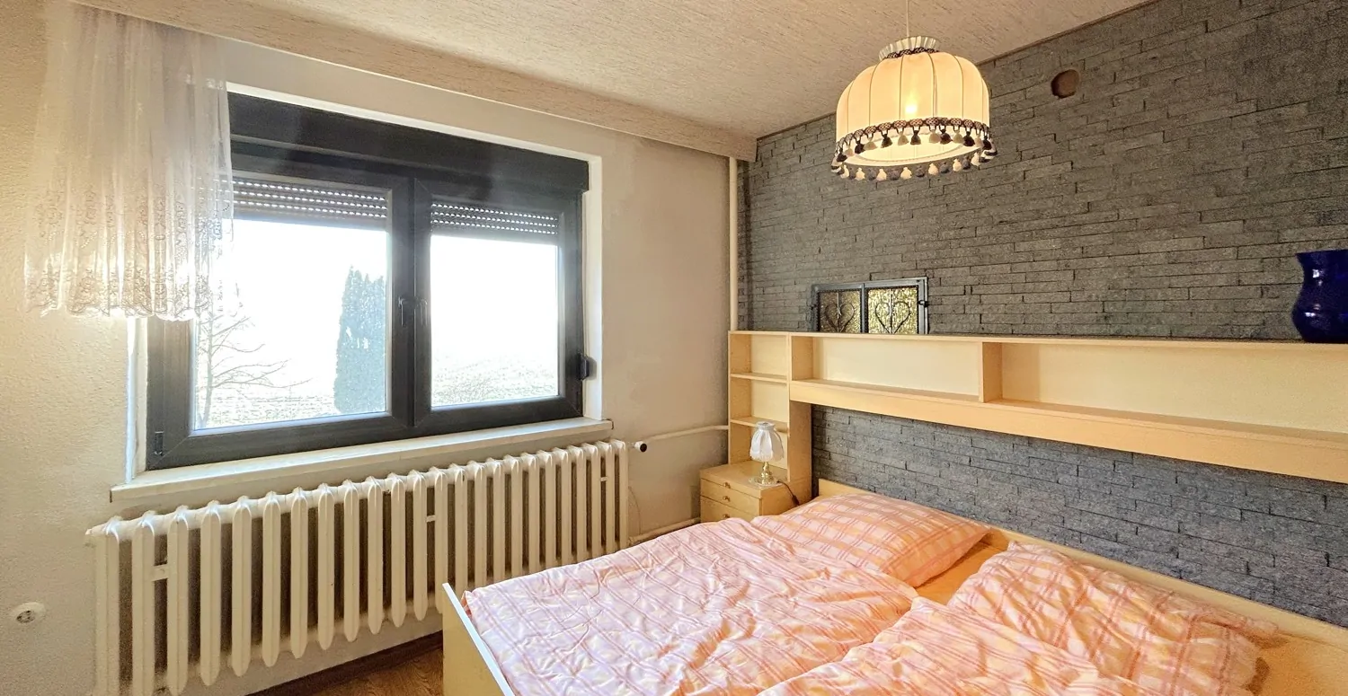 Schlafzimmer mit traumhafter Aussicht (Obergeschoss)