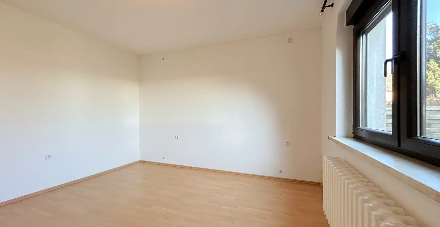 helles Schlafzimmer (Erdgeschoss)