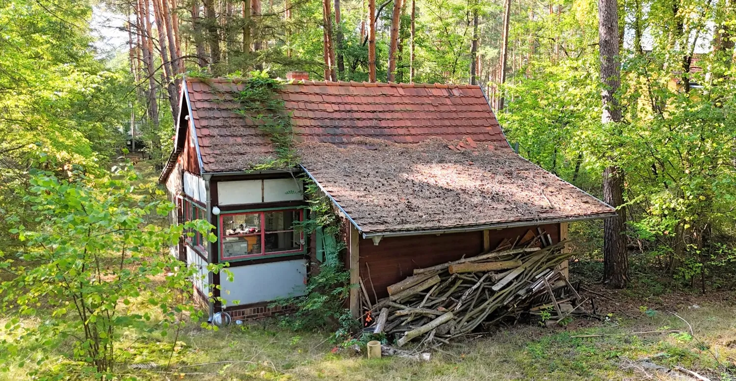 Häuschen mit Wintergarten, Küche, WC und Kamin