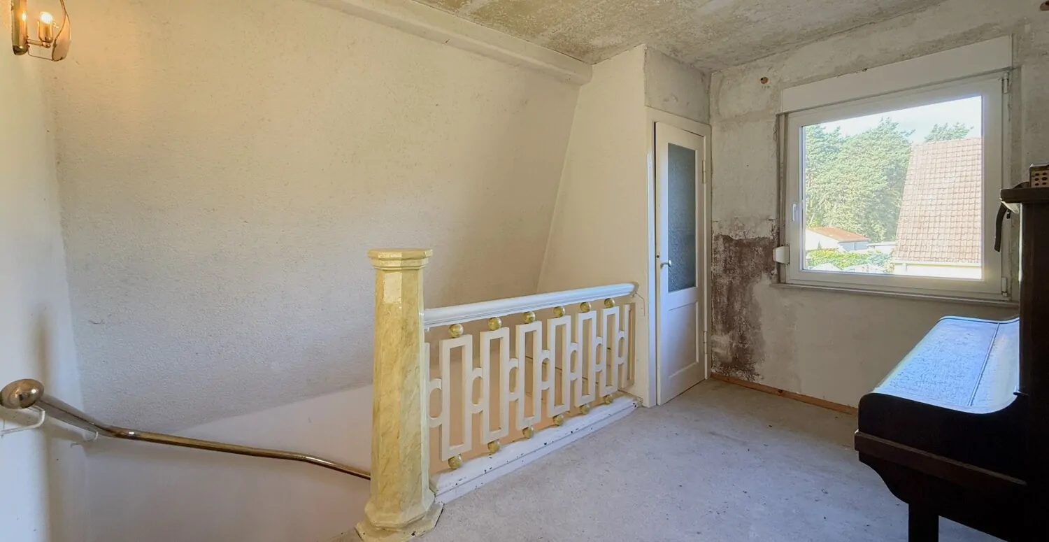 Flur mit Tageslicht und WC