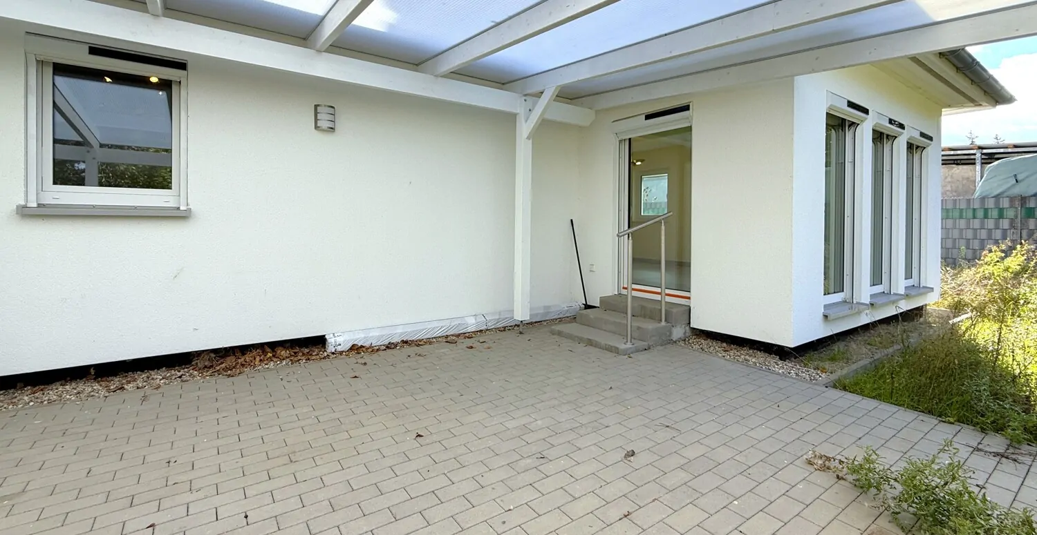 private Terrasse mit Überdachung