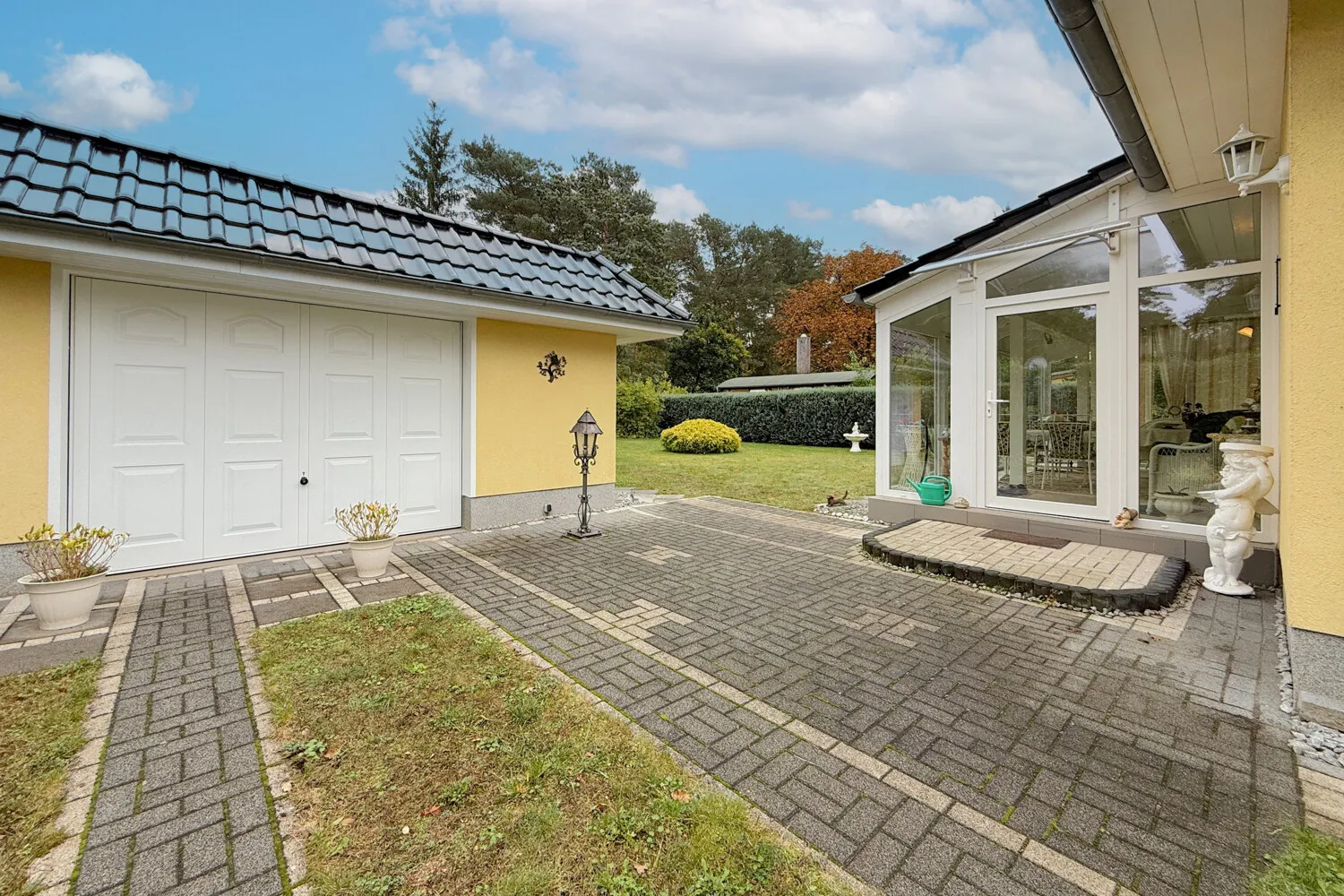 Hauseingang im Wintergarten