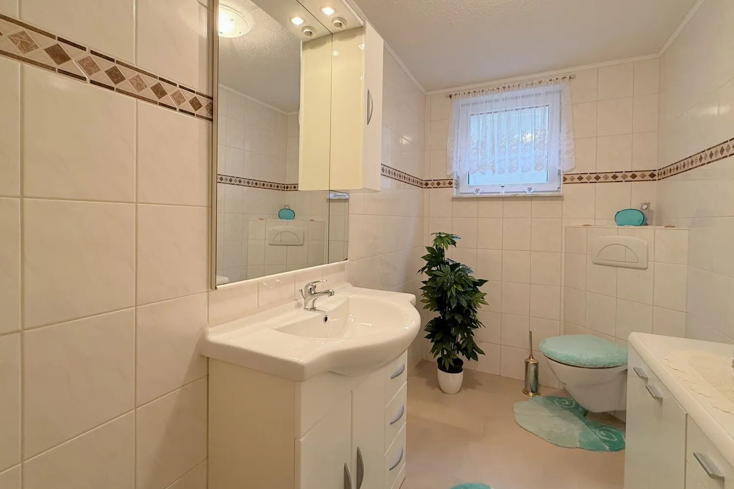 zweites Gäste-WC im Untergeschoss