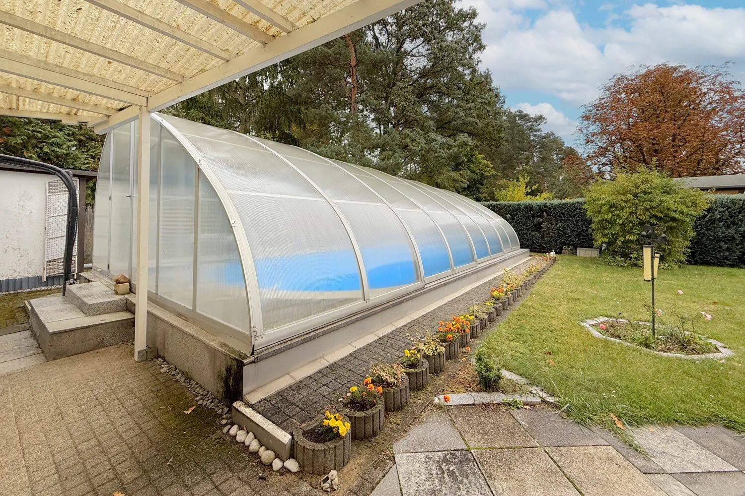 Pool mit Überdachung & Poolheizung