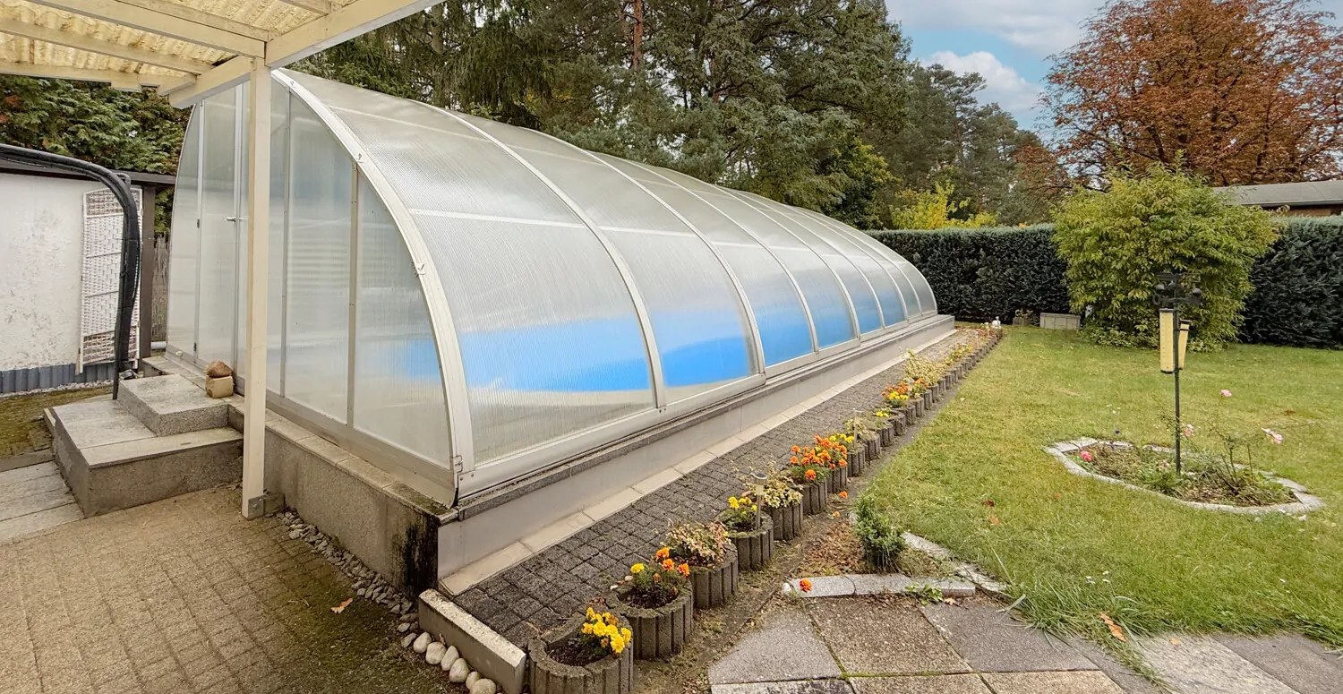 Pool mit Überdachung & Poolheizung