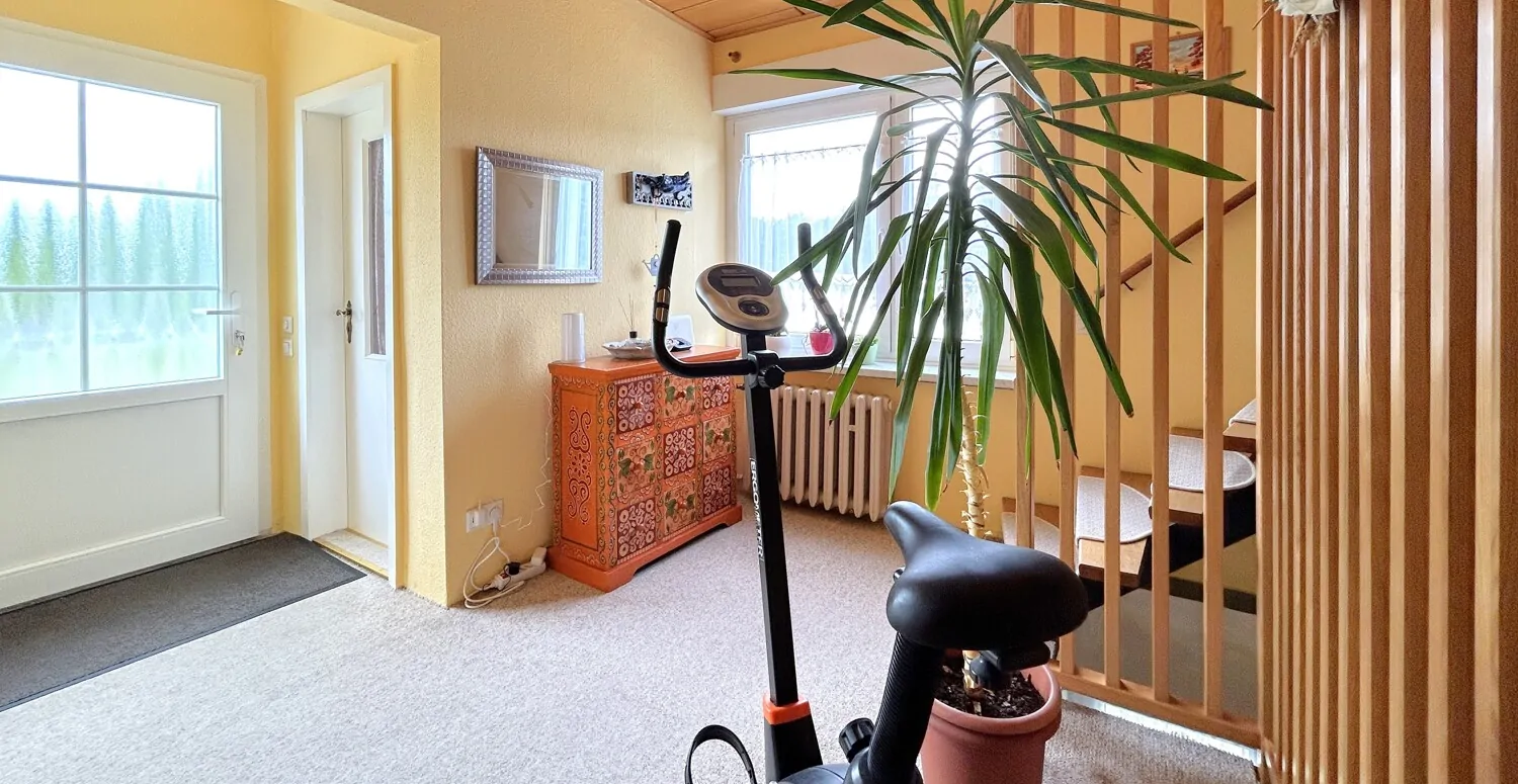 Windfang mit angrenzender Diele