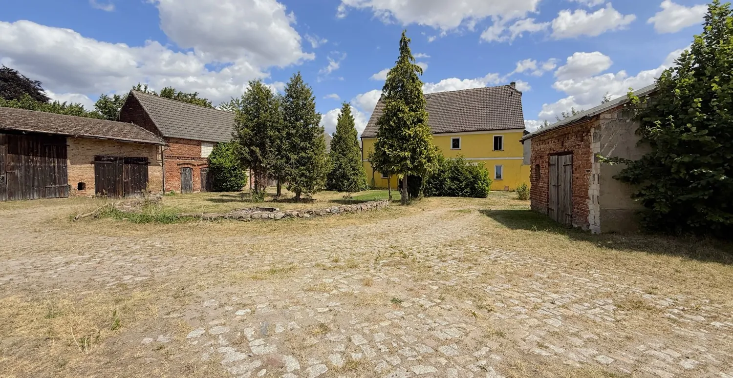 ca. 2.287 m² Grundstück