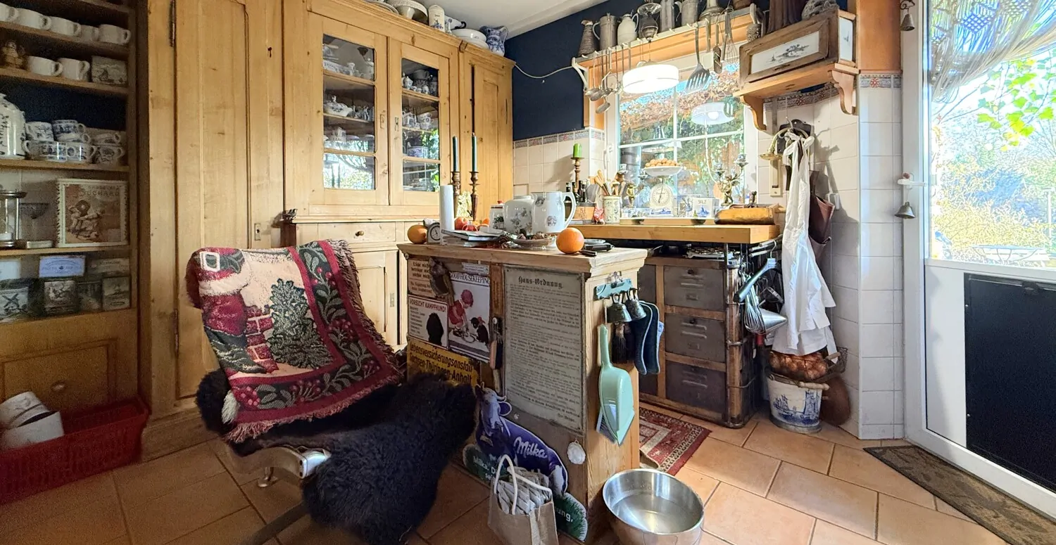 Küche mit Terrassentür