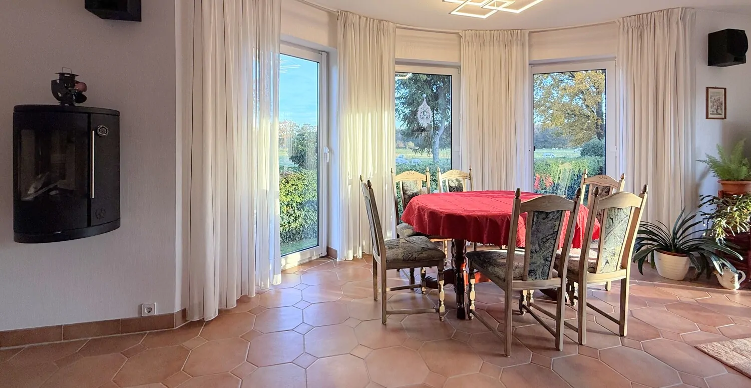 stilvoller Wandkamin