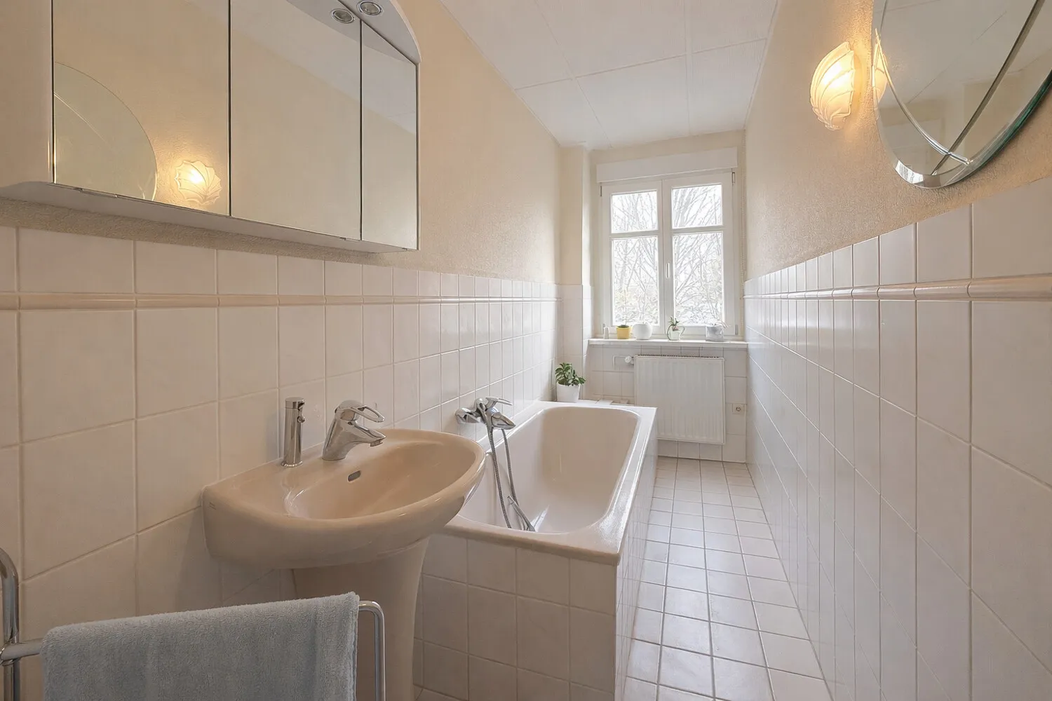 gemütliches Badezimmer Obergeschoss
