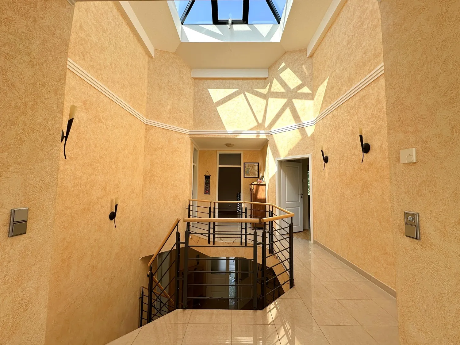 offene Galerie mit Artrium