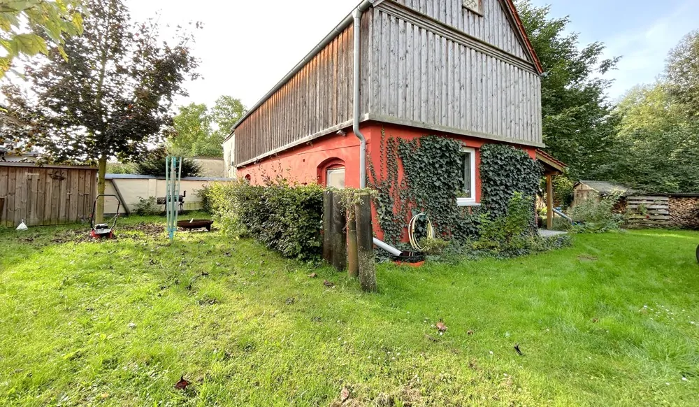 ausgebaute Scheune mit Wohnung und Gästezimmer