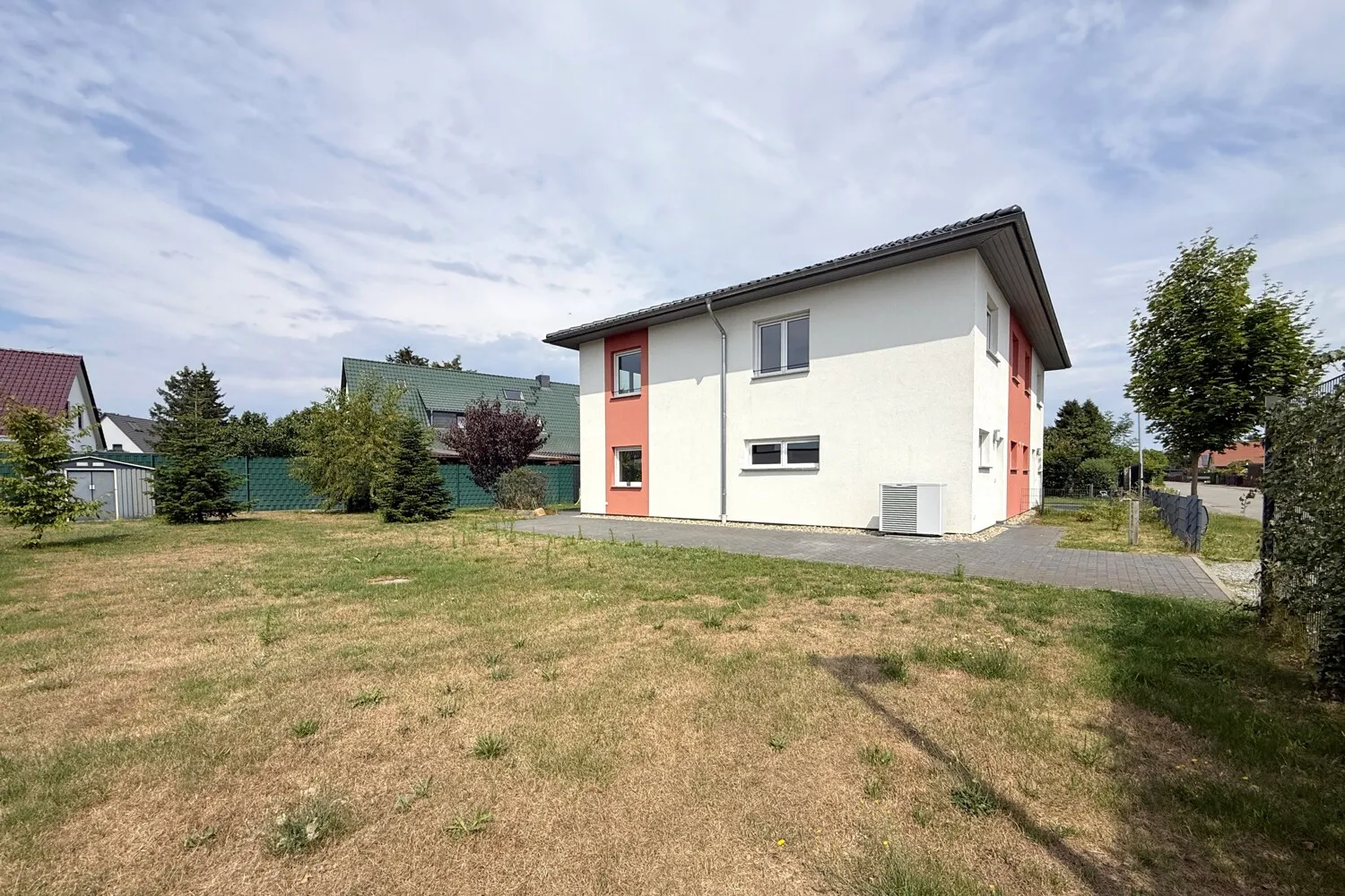 moderne Doppelhaushälfte