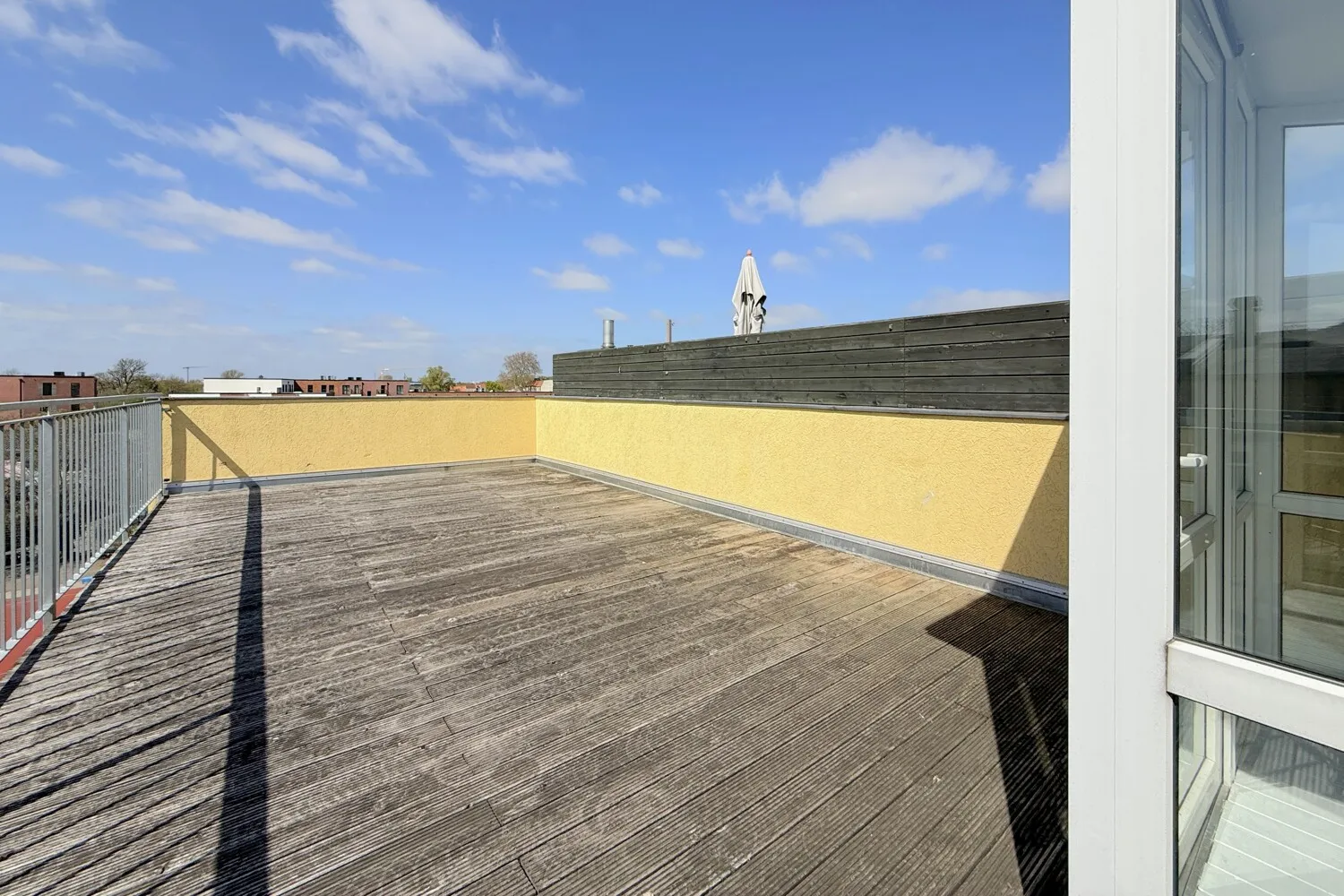 große Dachterrasse