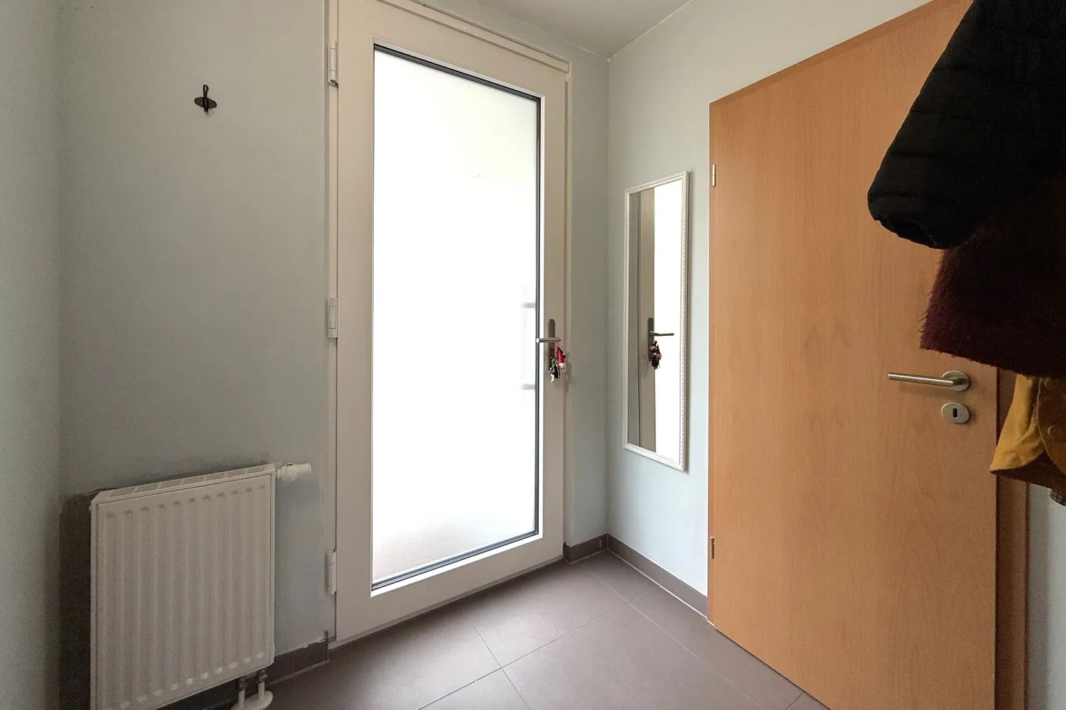 einladender Eingangsbereich mit Tageslicht