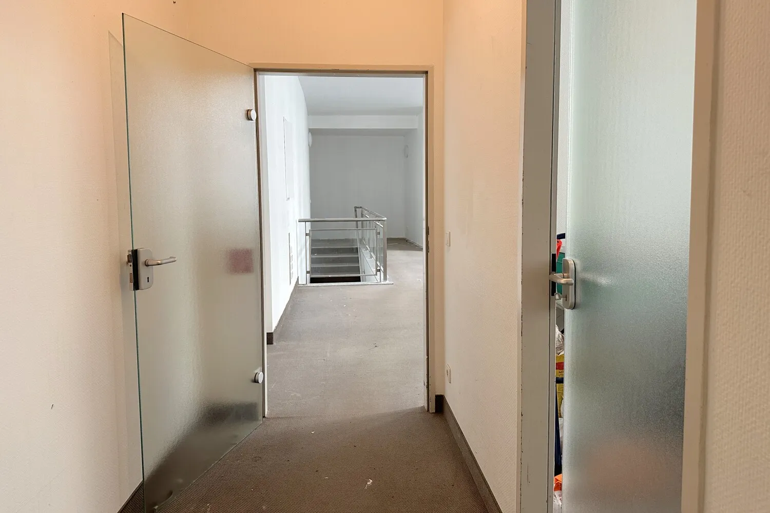 separater Eingang zu den Büro- und Lagerflächen vom Hinterhaus