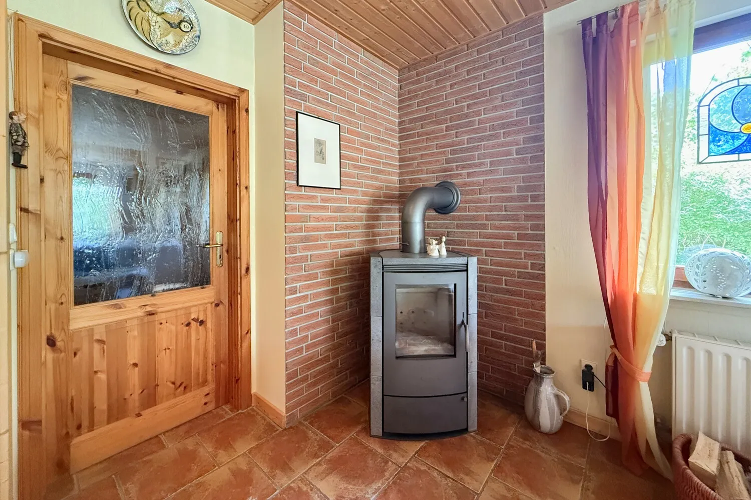 stilvoller Kamin im Wohnzimmer