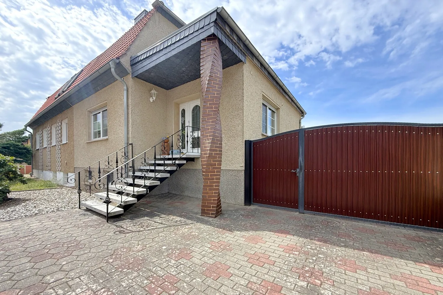 gepflegter Vorgarten