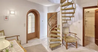 von_poll_real_estate_property_23365009_image_18