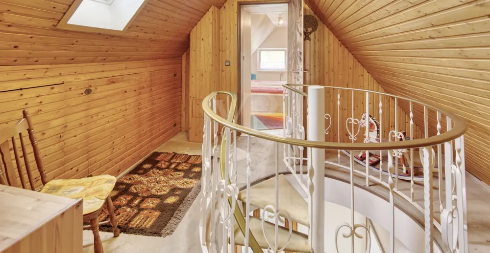 Spitzboden Wendeltreppe