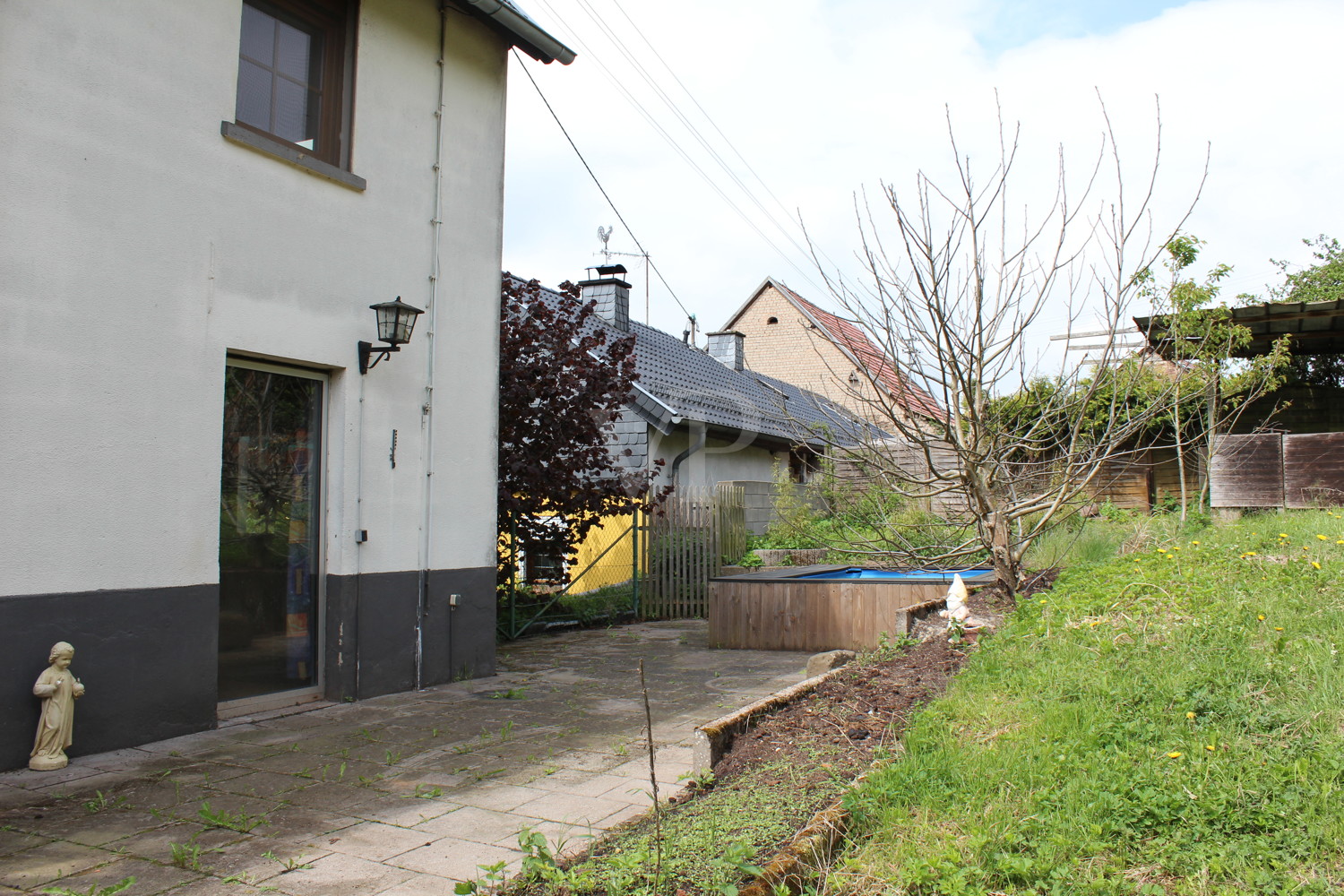 Terrasse mit freistehendem Pool