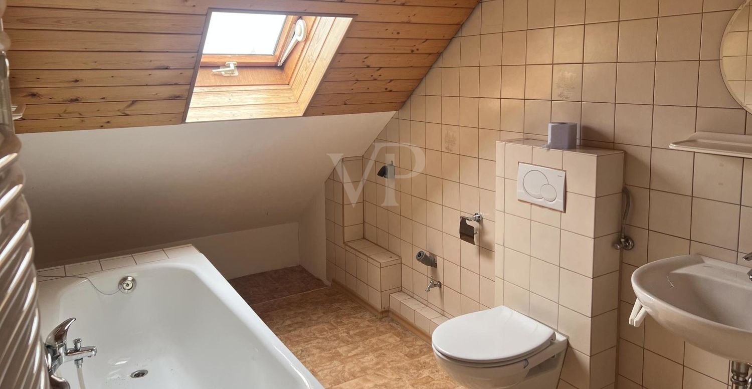 Badezimmer im DG