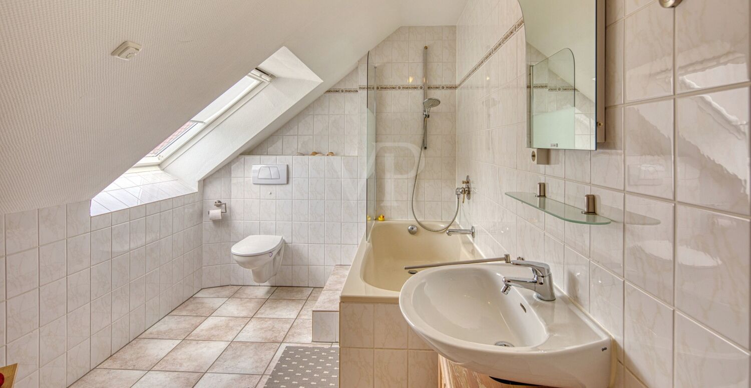 Bad En Suit DG (Einliegerwohnung)
