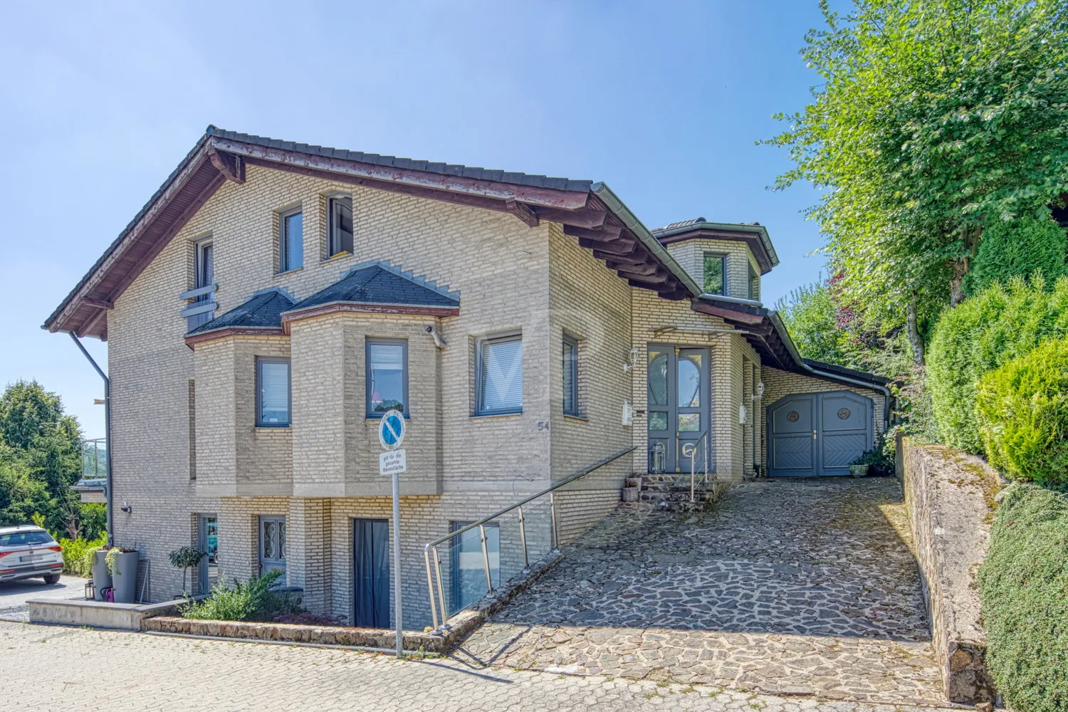 Exclusive apartment in a prime location of