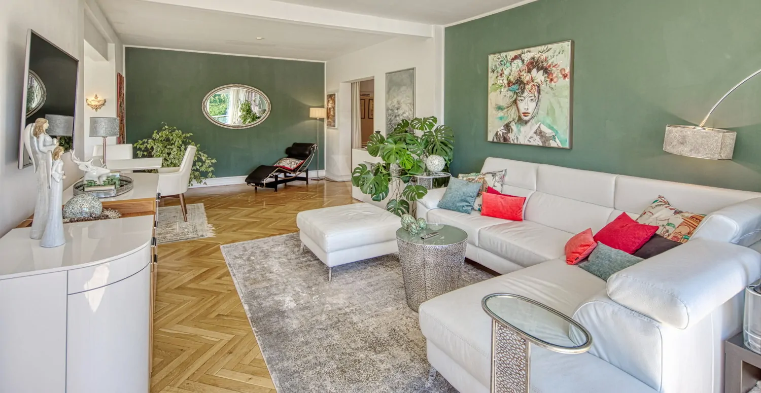 Wohnbereich mit Blick zum Essbereich