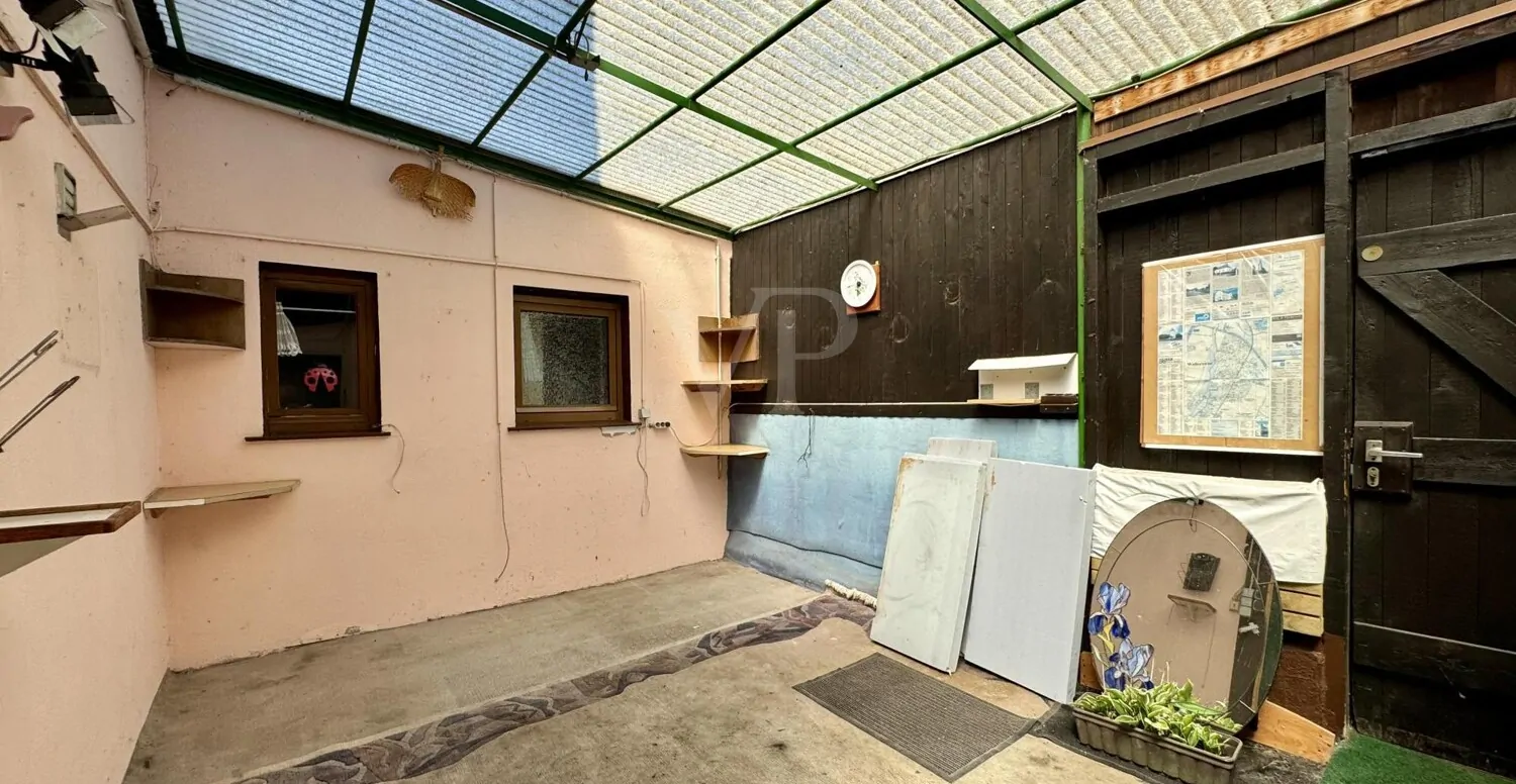 Überdachte Sitzgelegenheit