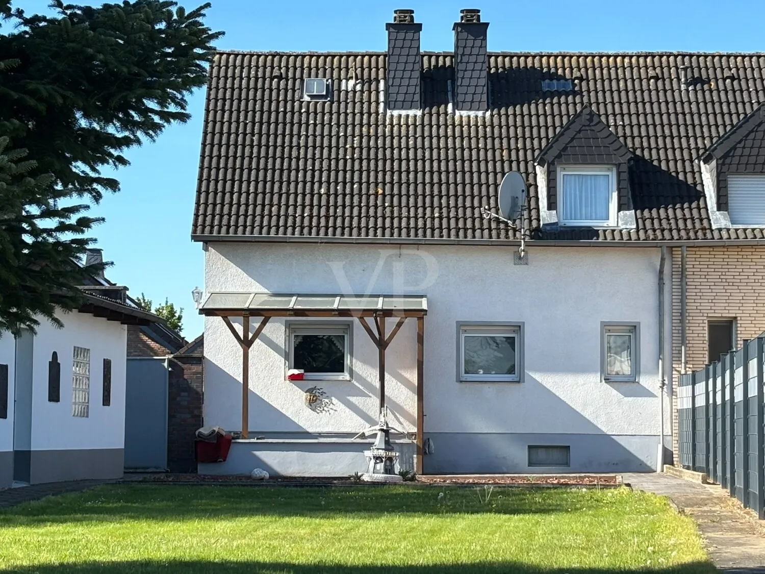Hausansicht von  Garten