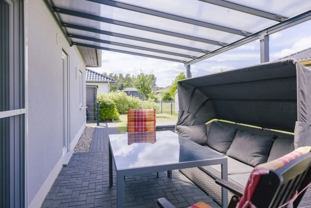 überdachte Terrasse